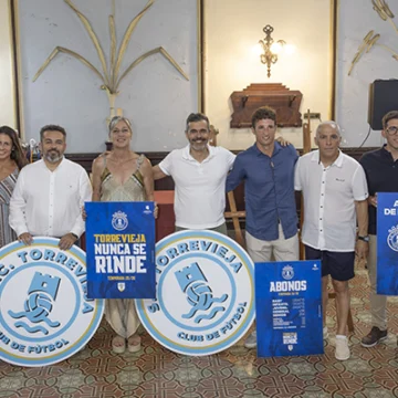 El S. C. Torrevieja C. F. presenta su proyecto 2025/2026