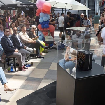 Eduardo Navarrete presentó en exclusiva en Torrevieja su nueva colección de bolsos “Musas” 