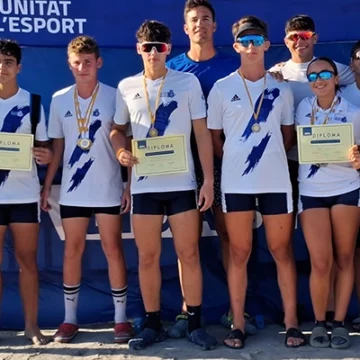 El RCNT obtiene diez medallas en el Campeonato Autonómico de Remo Beach Sprint de Santa Pola