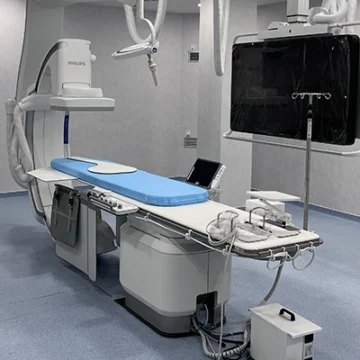 El Hospital Universitario de Torrevieja incorpora un nuevo equipo de rayos X en Hemodinámica que mejora el diagnóstico y tratamiento cardiovascular