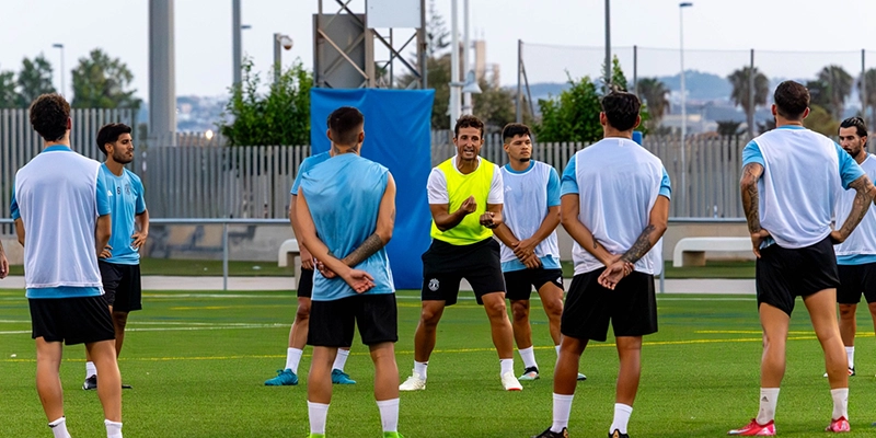 va3425-futbol El SC Torrevieja C.F.  arranca la pretemporada y ya conoce su calendario para la temporada 2025/26