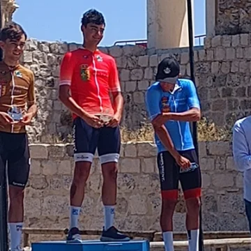 José Ramón Guijarro gana la segunda etapa de la Vuelta Junior a Sevilla