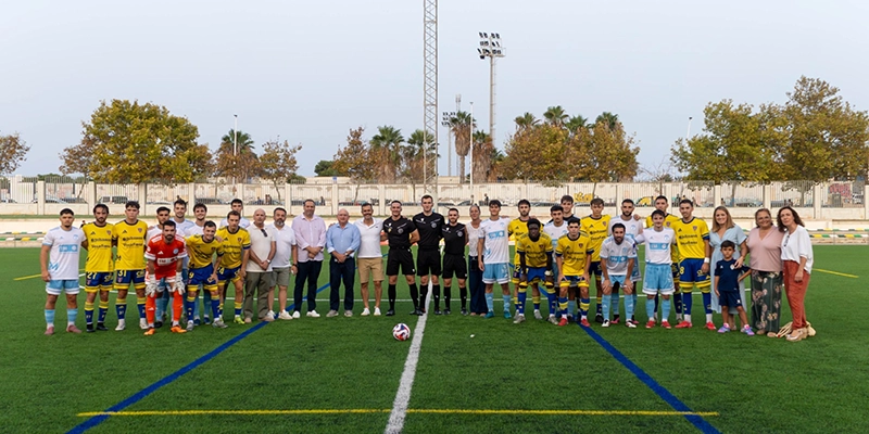 va3428-futbol El Sporting Costablanca progresa y levanta el Trofeo “Ciudad de Torrevieja”