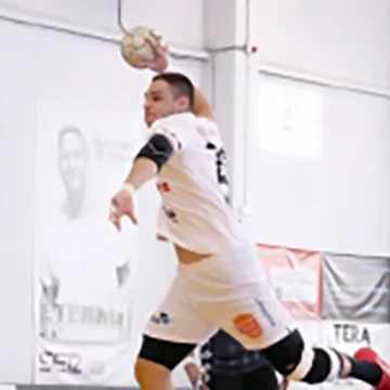 El Mare Nostrum se lo pone difícil al Elda en el primer partido de liga