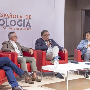 Especialistas e investigadores abordaron la prevención del suicidio en un congreso
