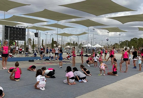 va3432-FERIA DEPORTE 1 La I Feria del Deporte llenó de diversión el Parque de La Siesta