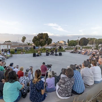 La música en el Parque de La Siesta con un ambiente otoñal