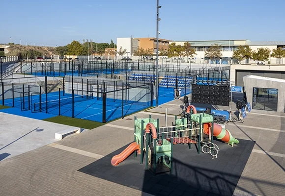 va3433-padel Reapertura de las siete pistas de pádel y dos pistas de frontenis