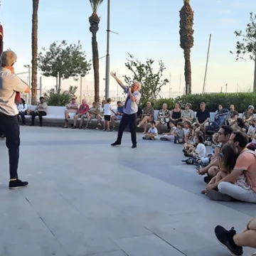 “SALpa Fuera” continuó con la improvisación cómica “Al otro lado”