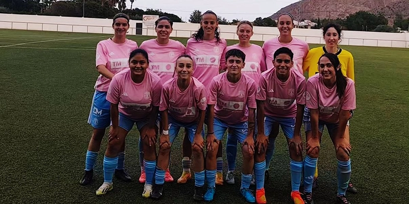 va3435-futbol Goleada de las chicasdel SC. Torrevieja que pasande eliminatoria en la «Nostra Copa»