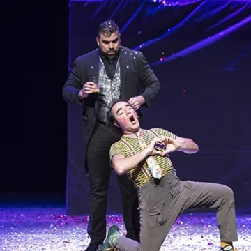va3436-teatro-para-todos El IV ciclo “Teatro para todos” arrancó con el loco show de Manolo y Mindanguillo