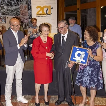 Emocionante homenaje a Andrés Javaloy por su aportación a la pesca y al litoral torrevejense