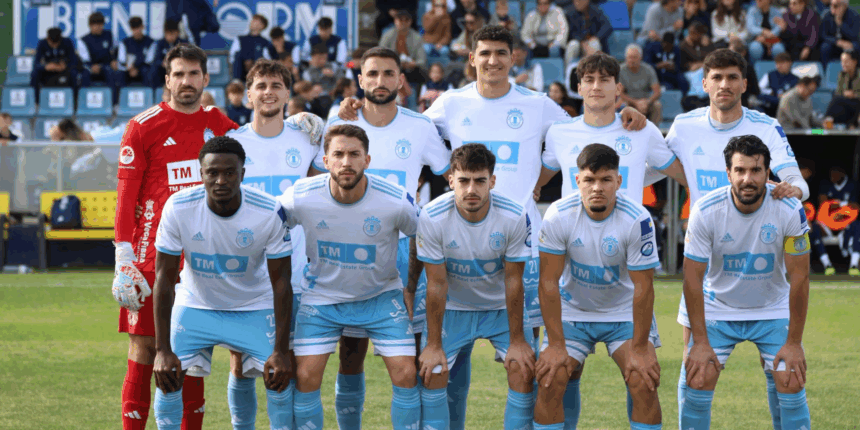 va3441-futbol Duelo en las alturas