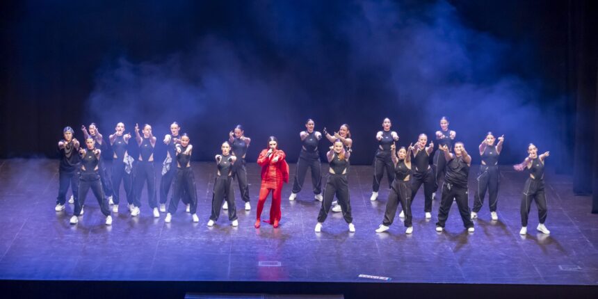 va3444- PAYAS “Bailando por Navidad”, con la escuela de baile Payá’s