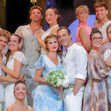 El musical “Mamma Mía” hizo vibrar al público del Teatro Municipal