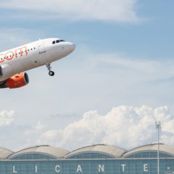 La Comunitat Valenciana refuerza su liderazgo turístico con un nuevo récord de pasajeros en los aeropuertos de Valencia y Alicante en 2025