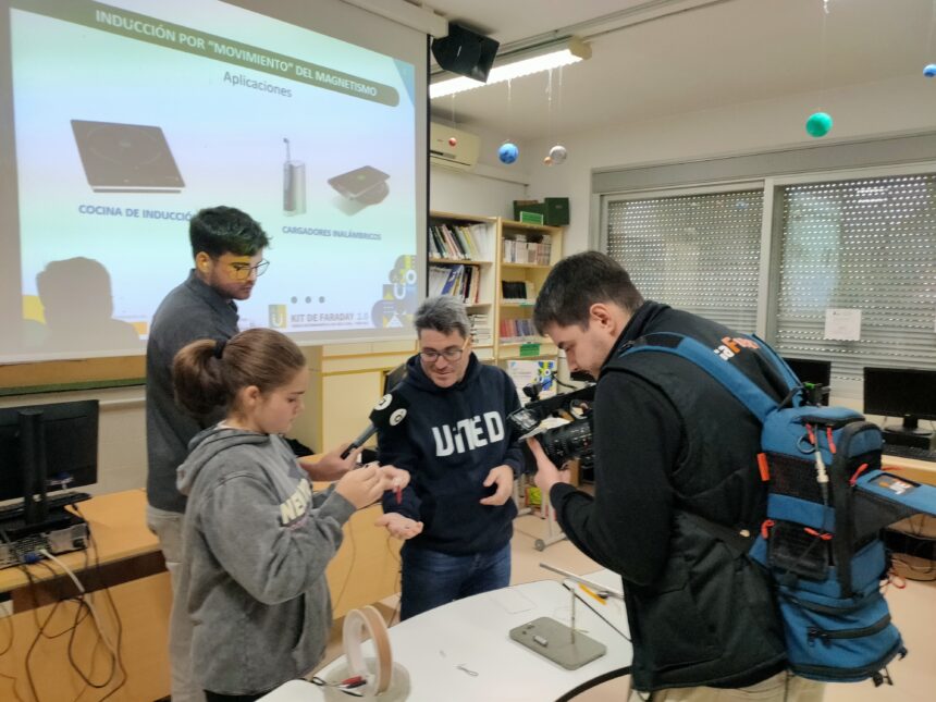 va3446-ciencias-cole El alumnado descubre festivamente a Faraday y a Fresnel
