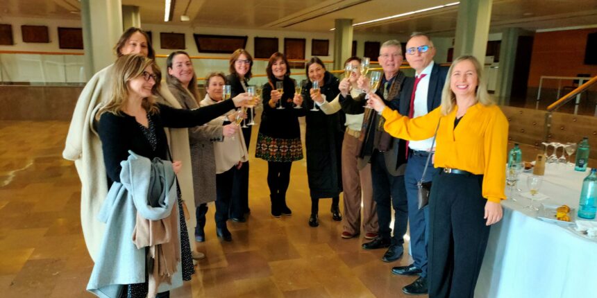 La UNED de Torrevieja firma su adhesión a la Cátedra de Infancia y Adolescencia en Valencia con nuevos proyectos para la ciudad