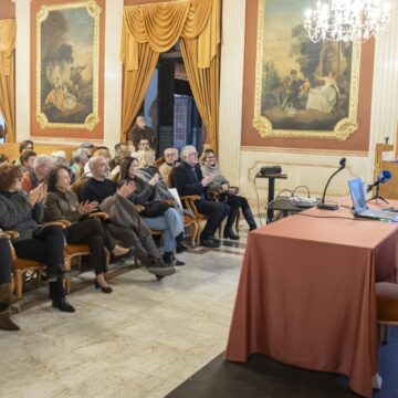 María del Mar Collado expone sus investigaciones sobre biopolímeros aplicados a la salud