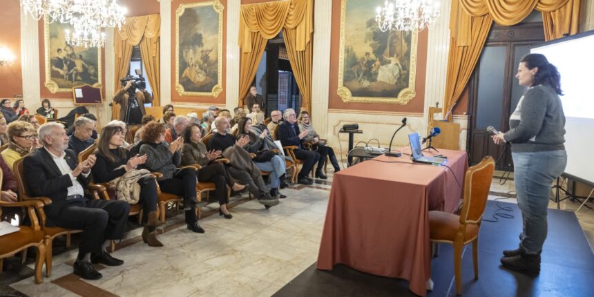 María del Mar Collado expone sus investigaciones sobre biopolímeros aplicados a la salud