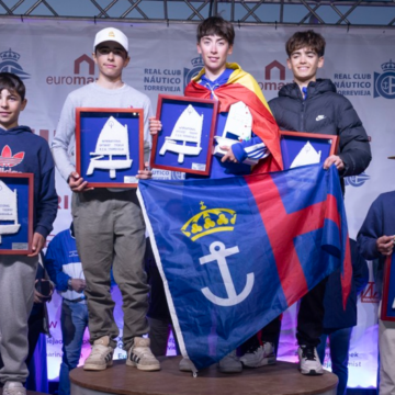 Izan Rogel sale victorioso  de la XVIII Euromarina  Optimist Torrevieja