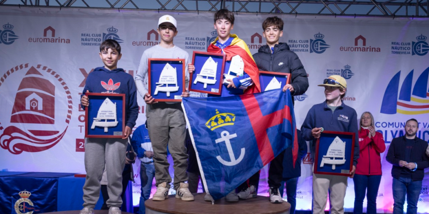 Izan Rogel sale victorioso  de la XVIII Euromarina  Optimist Torrevieja