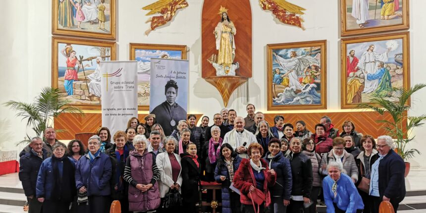 La parroquia del Sagrado Corazón se une a la Iglesia universal en una vigilia contra la trata de personas