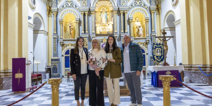 va3453-veronica Entregada la distinción Verónica al memorial Ainara y estreno del nuevo paño con el rostro de Jesús de la Caída