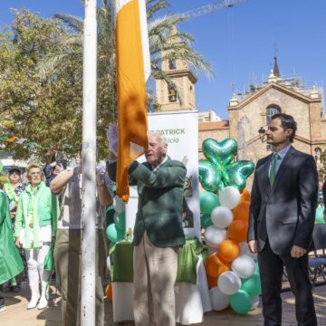 celebración del Día de San Patricio en la Plaza de la Constitución de Torrevieja