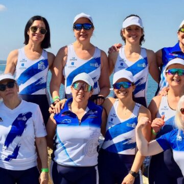 Equipo de veteranas de remo del RCNT