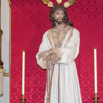 ALT de la imagen (SEO) Bendición de la imagen de Jesús de la Humildad realizada por el imaginero Víctor García Villalgordo para la Semana Santa de Benejúzar