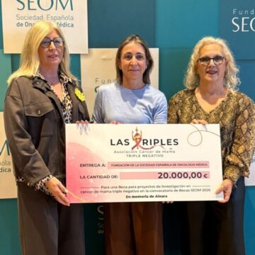 Cheque dinero recaudado Las Triples