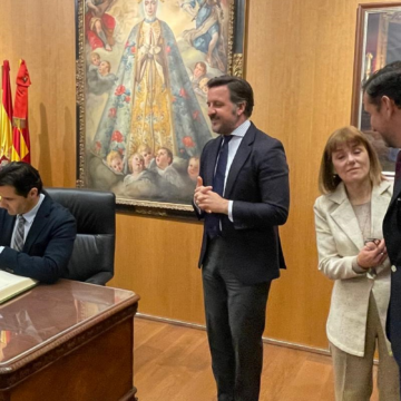 Elche y Torrevieja refuerzan lazos y reivindican mejoras en infraestructuras al Ministerio