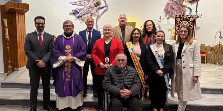 Autoridades locales y representantes de la Semana Santa