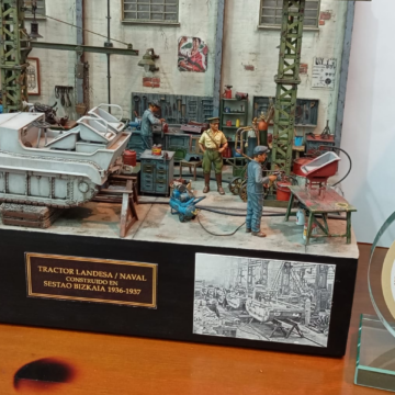Diorama Tractor Landesa Naval 1936-1937 de Rafael Aracil premiado con medalla de oro en el Molina Model Show 2026.