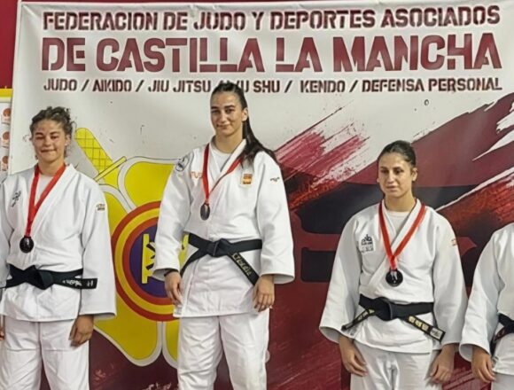 Claudia Morales Imbernón, perteneciente al Judo Club Nozomi de Torrevieja, participó logrando la medalla de oro en la categoría de -57