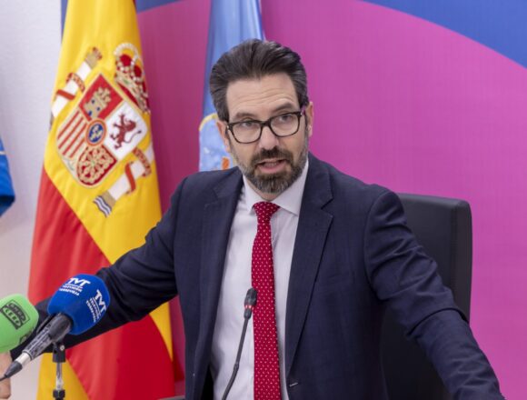 Federico Alarcón durante comparecencia de la Junta de Gobierno de TorreviejaEl edil Federico Alarcón durante la comparecencia de la Junta de Gobierno
