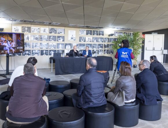 El concejal de Cultura de Torrevieja junto al equipo de Cultura durante la presentación de la programación