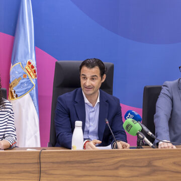 Eduardo Dolón, Rosario Martínez y Federico Alarcón en rueda de prensa sobre La Plasa en Torrevieja