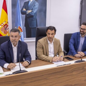 Eduardo Dolón, Manuel Pineda y Federico Alarcón, en Junta Local de Seguridad Torrevieja desaladora hospital