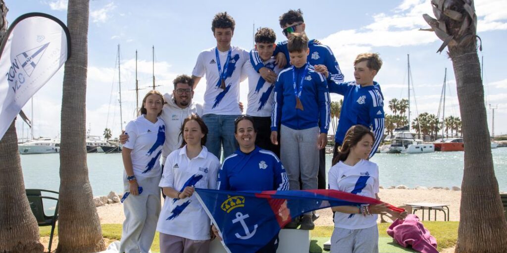 Equipo de Windsurf del RCNT