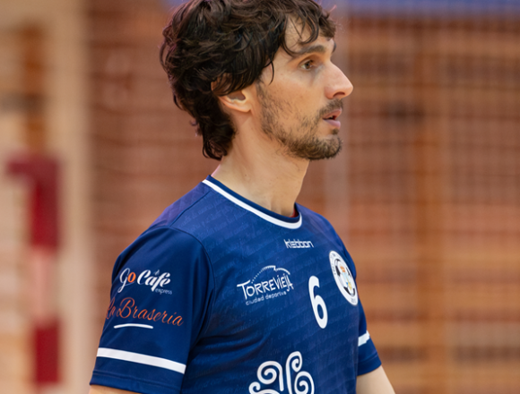 va3459-Rafa-Ballester-enun partido reciente. Foto Carlos Navas