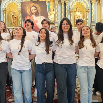 Jovenes agrupados para el retiro "Bartimeo"
