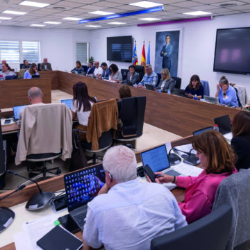 Pleno del Ayuntamiento de Torrevieja durante la aprobación del sector La Ceñuela para la ampliación del hospital