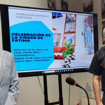 Presentación de la conferencia sobre la Virgen de Fátima en la parroquia del Sagrado Corazón