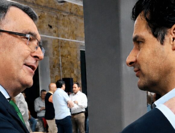José Ballesta y Eduardo Dolón en un encuentro institucional entre Murcia y Torrevieja