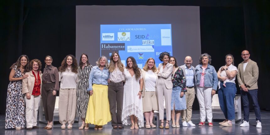 Participantes en la XI Jornada de Lactancia celebrada en Torrevieja con profesionales sanitarios y familias