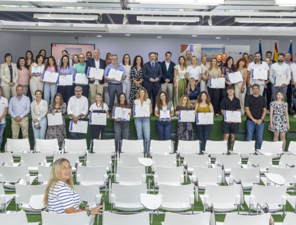 Entrega de distintivos SICTED a empresas turísticas en el CDT de Torrevieja