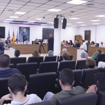 VA3465-pleno-formacion-profesional-torrevieja.jpg Pleno municipal de Torrevieja durante el debate sobre el Centro Integrado de Formación Profesional