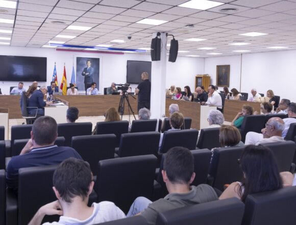 Pleno municipal de Torrevieja durante el debate sobre el Centro Integrado de Formación Profesional